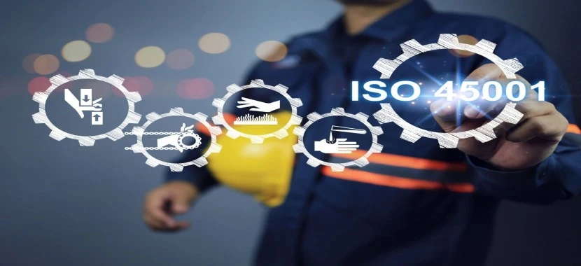 Workplace safety setup showing hazard awareness and safe practices in UAE industries under ISO 45001 guidelines.